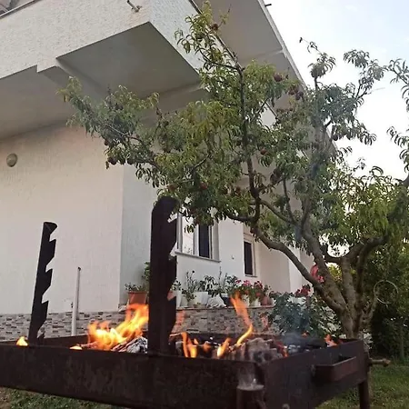 Green Villa Апартаменты Дуррес